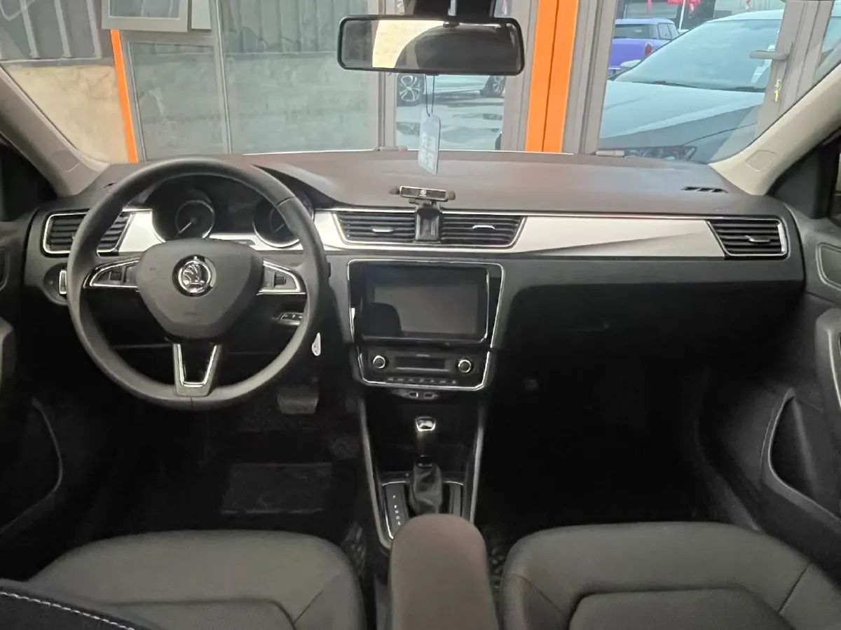 2022 Skoda Rapid 1.5L 112HP L4 6AT,autocango,china used car exporter,china ev exporter,chinese used car exporter,chinese used ev exporter