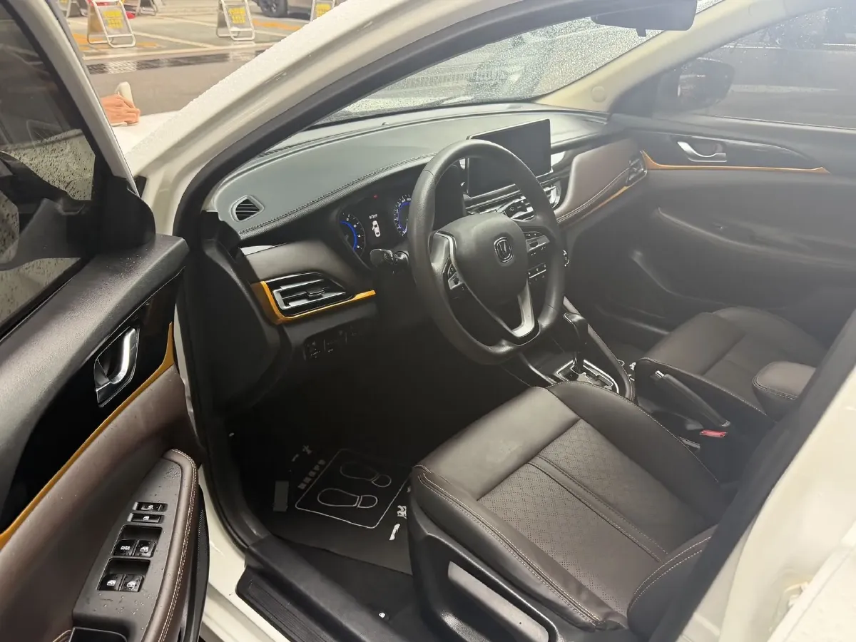 2019 ChangAn Eado DT 1.6L 125HP L4 4AT,autocango,china used car exporter,china ev exporter,chinese used car exporter,chinese used ev exporter