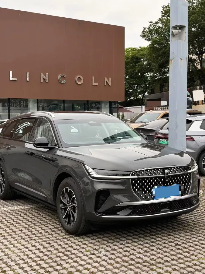 2025 Lincoln Nautilus 2.0T 261HP L4 8AT,autocango,china used car exporter,china ev exporter,chinese used car exporter,chinese used ev exporter