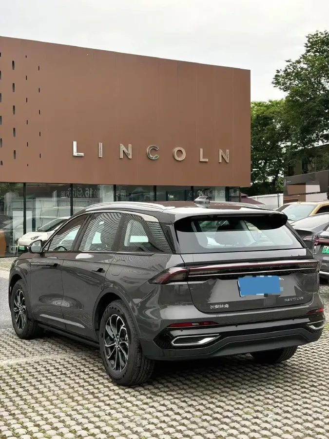 2025 Lincoln Nautilus 2.0T 261HP L4 8AT,autocango,china used car exporter,china ev exporter,chinese used car exporter,chinese used ev exporter