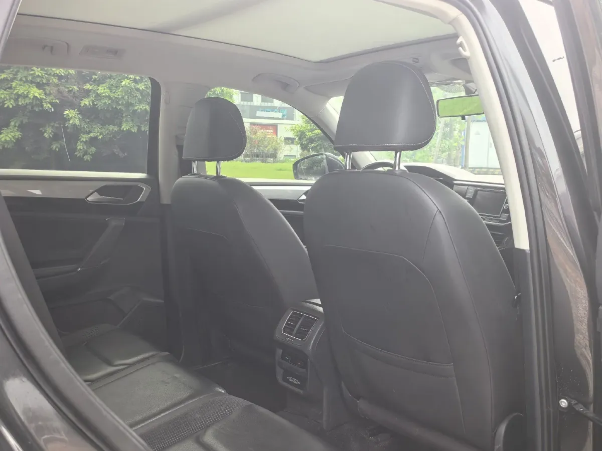 2019 Jeep Cherokee 2.0T 234HP L4 9AT,autocango,china used car exporter,china ev exporter,chinese used car exporter,chinese used ev exporter