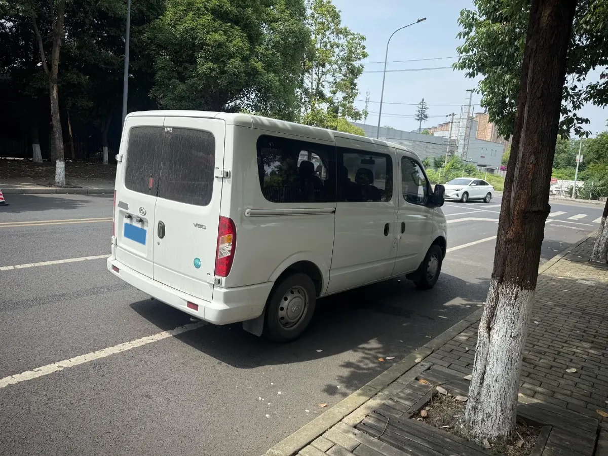 2023 MAXUS XinTu V80 2.0T 127HP L4 6MT,autocango,china used car exporter,china ev exporter,chinese used car exporter,chinese used ev exporter