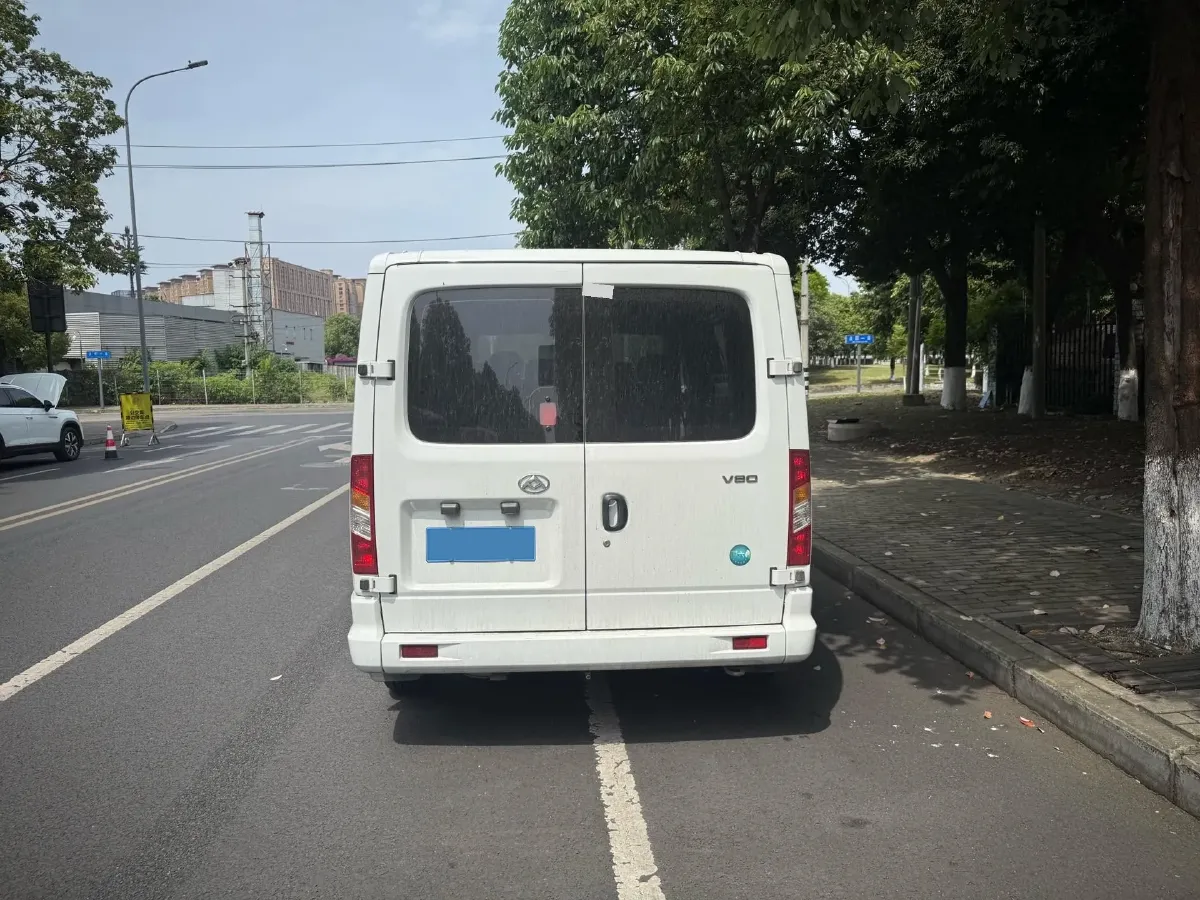 2023 MAXUS XinTu V80 2.0T 127HP L4 6MT,autocango,china used car exporter,china ev exporter,chinese used car exporter,chinese used ev exporter