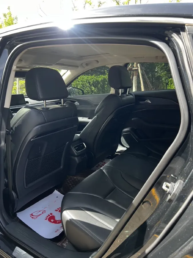 2022 HongQi H5 1.8T 197HP L4 6AT,autocango,china used car exporter,china ev exporter,chinese used car exporter,chinese used ev exporter