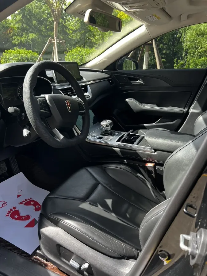 2022 HongQi H5 1.8T 197HP L4 6AT,autocango,china used car exporter,china ev exporter,chinese used car exporter,chinese used ev exporter