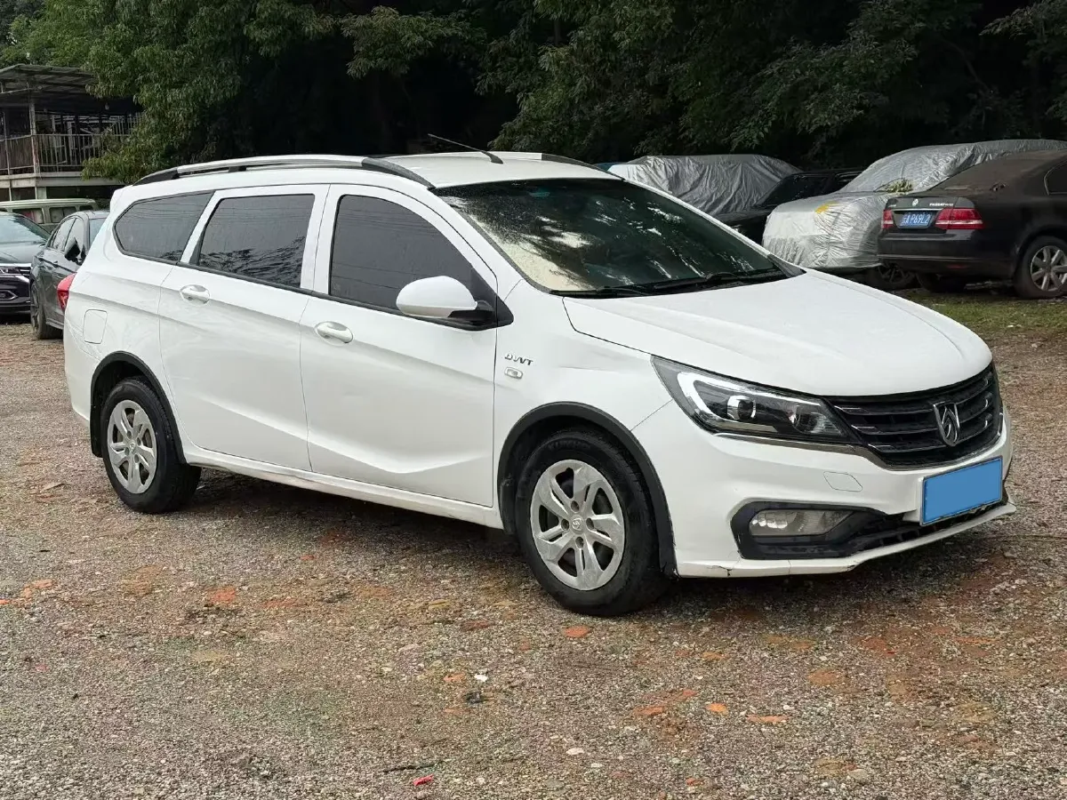 2017 BaoJun 310W 1.5L 112HP L4 6MT,autocango,china used car exporter,china ev exporter,chinese used car exporter,chinese used ev exporter