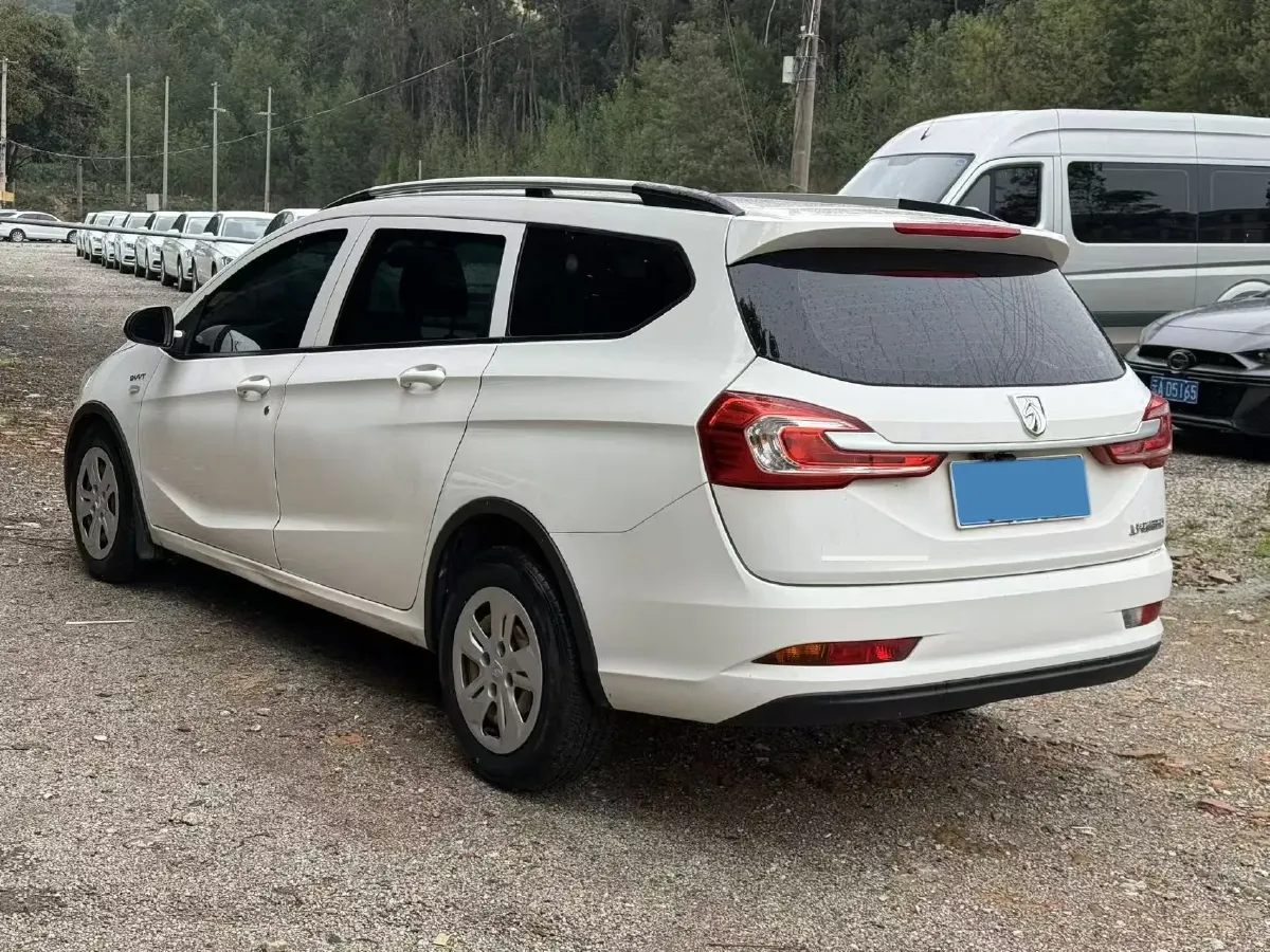 2017 BaoJun 310W 1.5L 112HP L4 6MT,autocango,china used car exporter,china ev exporter,chinese used car exporter,chinese used ev exporter
