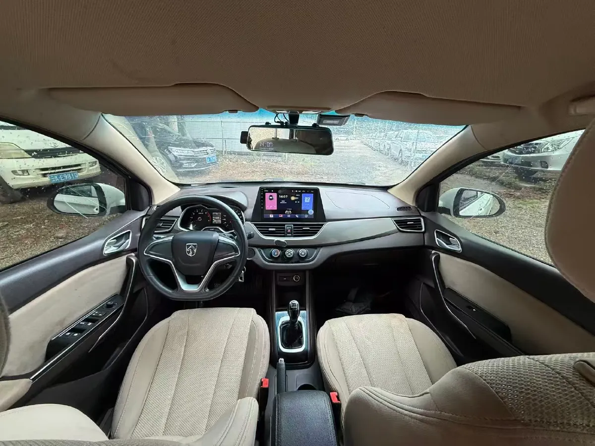 2017 BaoJun 310W 1.5L 112HP L4 6MT,autocango,china used car exporter,china ev exporter,chinese used car exporter,chinese used ev exporter