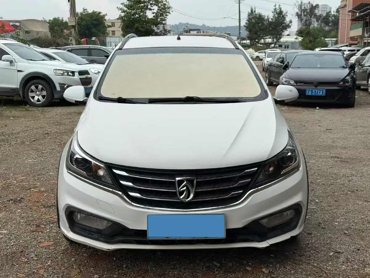 2017 BaoJun 310W 1.5L 112HP L4 6MT,autocango,china used car exporter,china ev exporter,chinese used car exporter,chinese used ev exporter