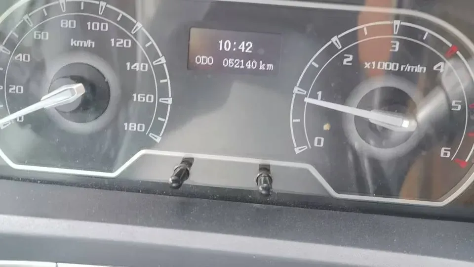 2019 MAXUS XinTu V80 2.5T 136HP L4 6MT,autocango,china used car exporter,china ev exporter,chinese used car exporter,chinese used ev exporter