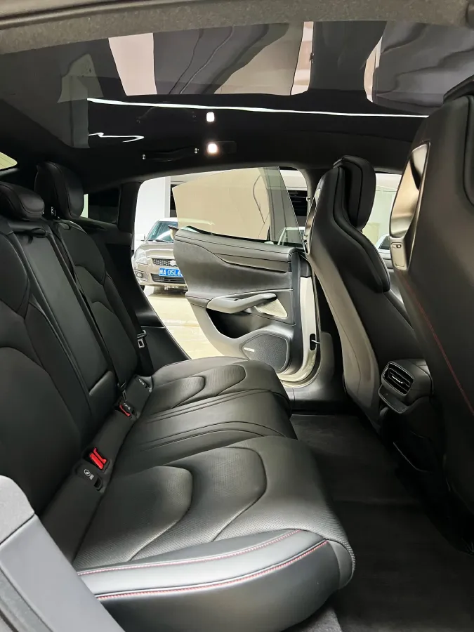 2024 MI SU7 BEV 73.6KWH,autocango,china used car exporter,china ev exporter,chinese used car exporter,chinese used ev exporter