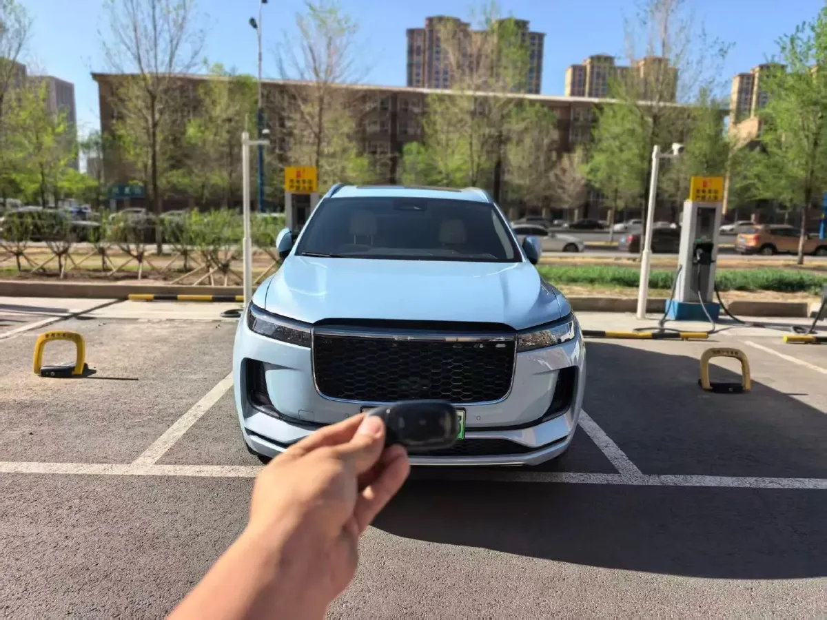 2021 Li ONE Range Extended 131HP REEV 40.5KWH,autocango,china used car exporter,china ev exporter,chinese used car exporter,chinese used ev exporter