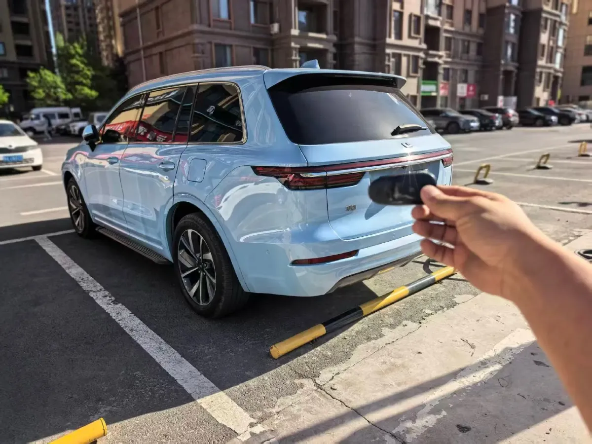2021 Li ONE Range Extended 131HP REEV 40.5KWH,autocango,china used car exporter,china ev exporter,chinese used car exporter,chinese used ev exporter