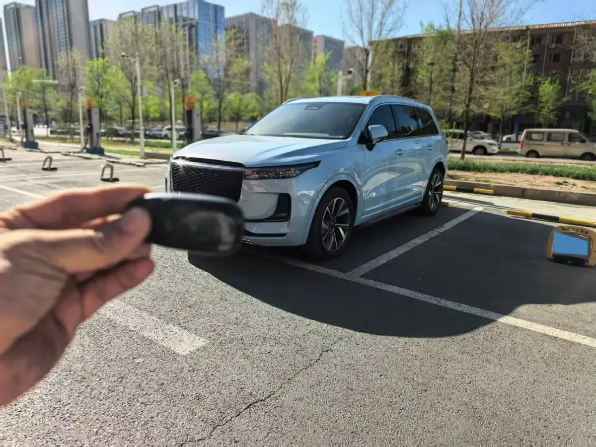 2021 Li ONE Range Extended 131HP REEV 40.5KWH,autocango,china used car exporter,china ev exporter,chinese used car exporter,chinese used ev exporter