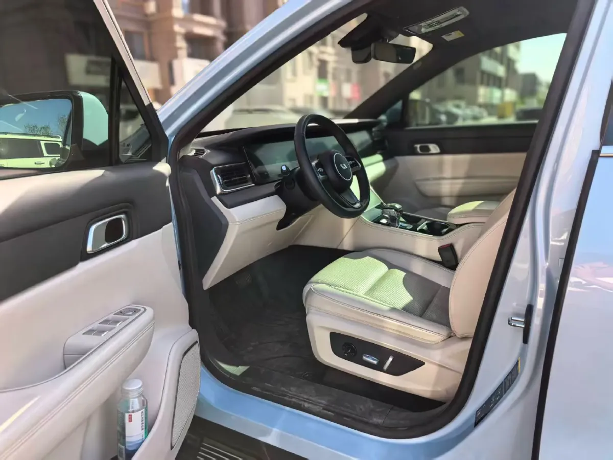 2021 Li ONE Range Extended 131HP REEV 40.5KWH,autocango,china used car exporter,china ev exporter,chinese used car exporter,chinese used ev exporter