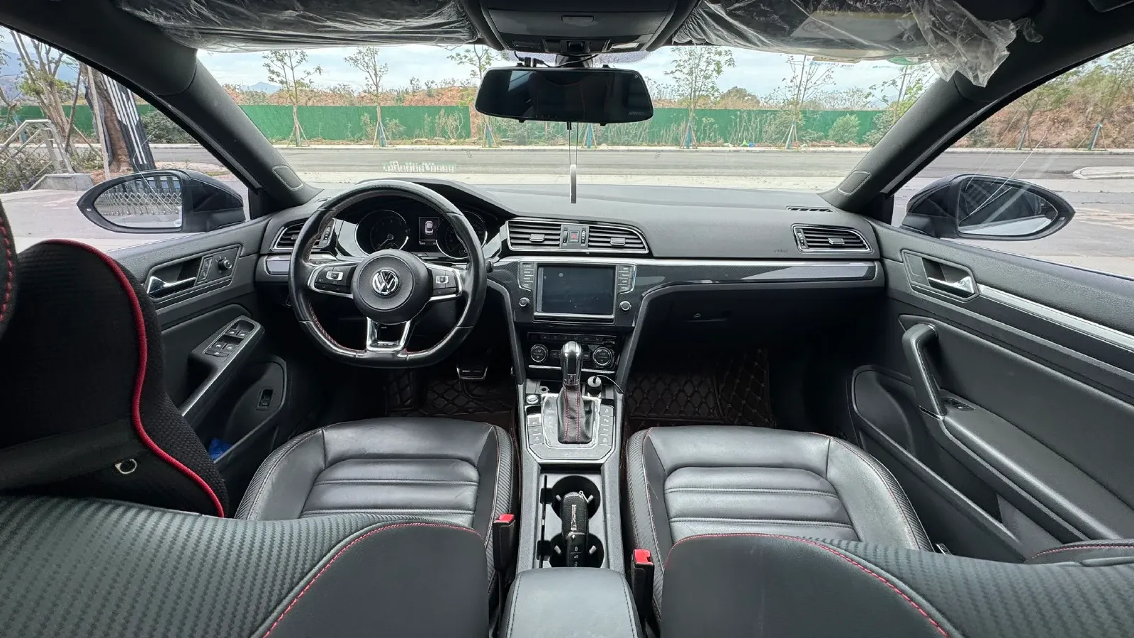2017 Volkswagen Lamando 2.0T 220HP L4 7DCT,autocango,china used car exporter,china ev exporter,chinese used car exporter,chinese used ev exporter