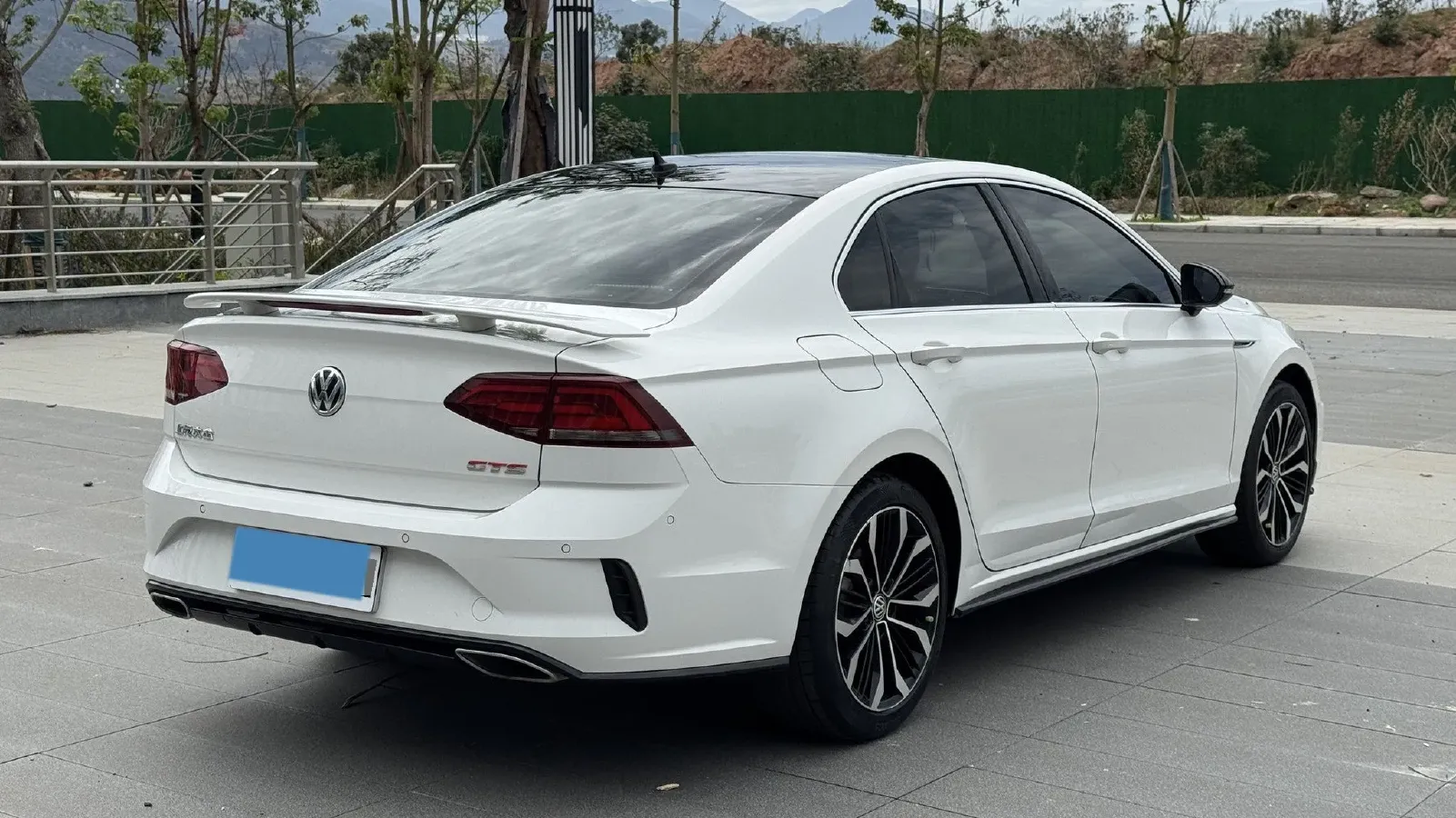 2017 Volkswagen Lamando 2.0T 220HP L4 7DCT,autocango,china used car exporter,china ev exporter,chinese used car exporter,chinese used ev exporter