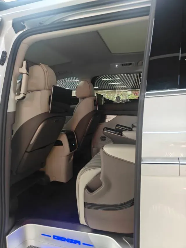2022 Mercedes-Benz GLC Class 2.0T 197HP L4 9AT,autocango,china used car exporter,china ev exporter,chinese used car exporter,chinese used ev exporter