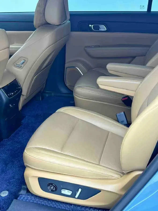 2021 Li ONE Range Extended 131HP REEV 40.5KWH,autocango,china used car exporter,china ev exporter,chinese used car exporter,chinese used ev exporter