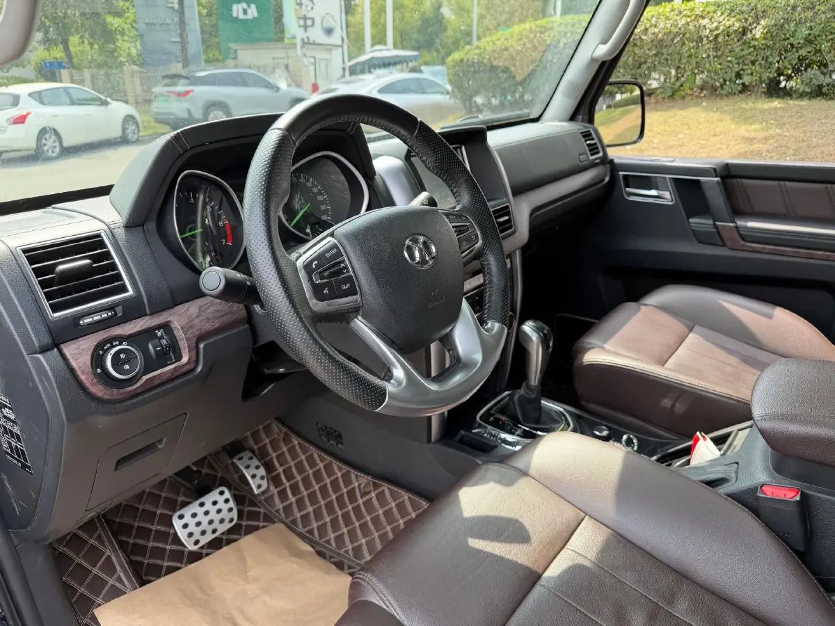 2018 Beijing BJ80 2.3T 250HP L4 6AT,autocango,china used car exporter,china ev exporter,chinese used car exporter,chinese used ev exporter