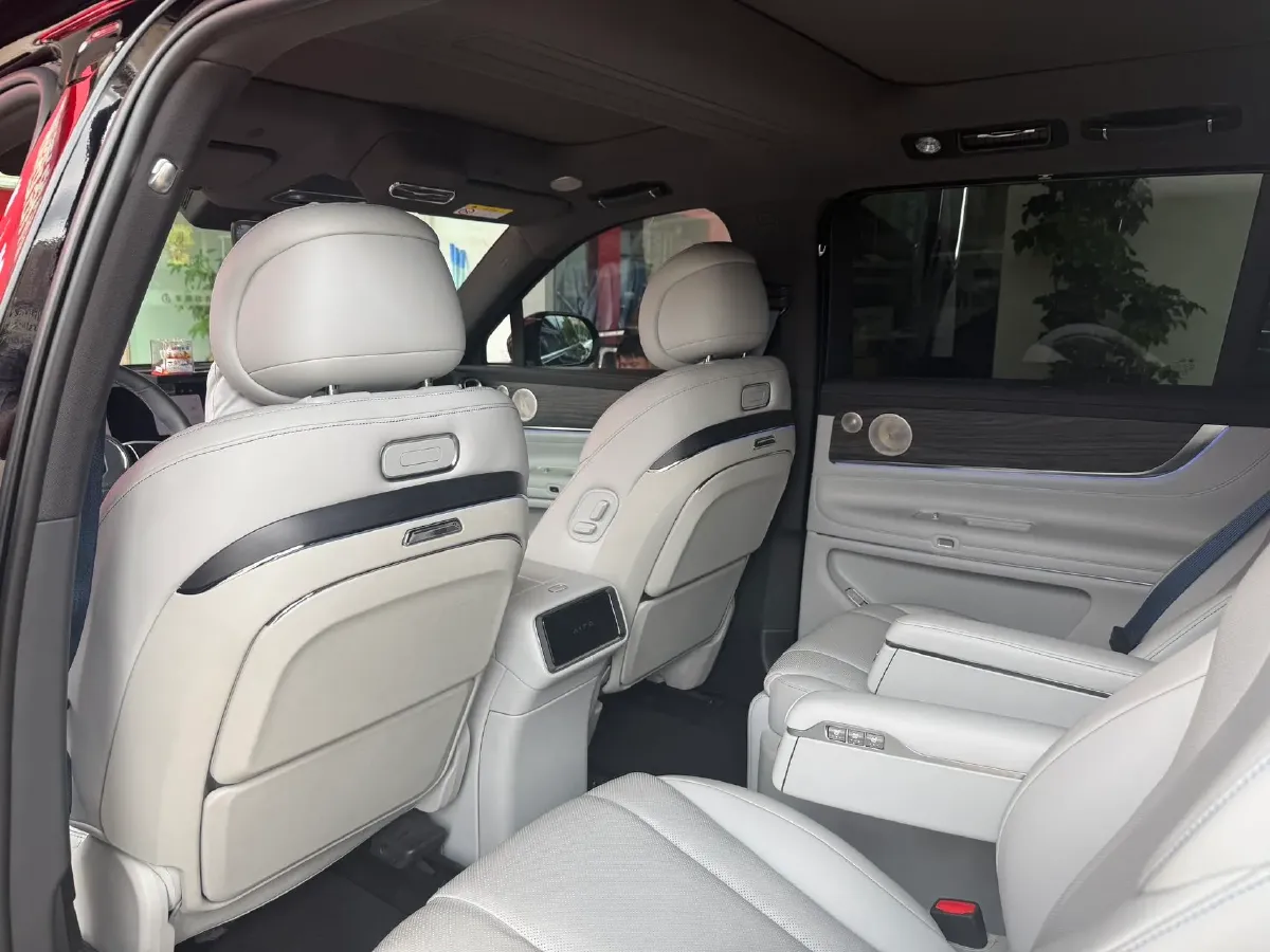 2025 AITO AITO M9 REEV 160HP REEV 52KWH,autocango,china used car exporter,china ev exporter,chinese used car exporter,chinese used ev exporter