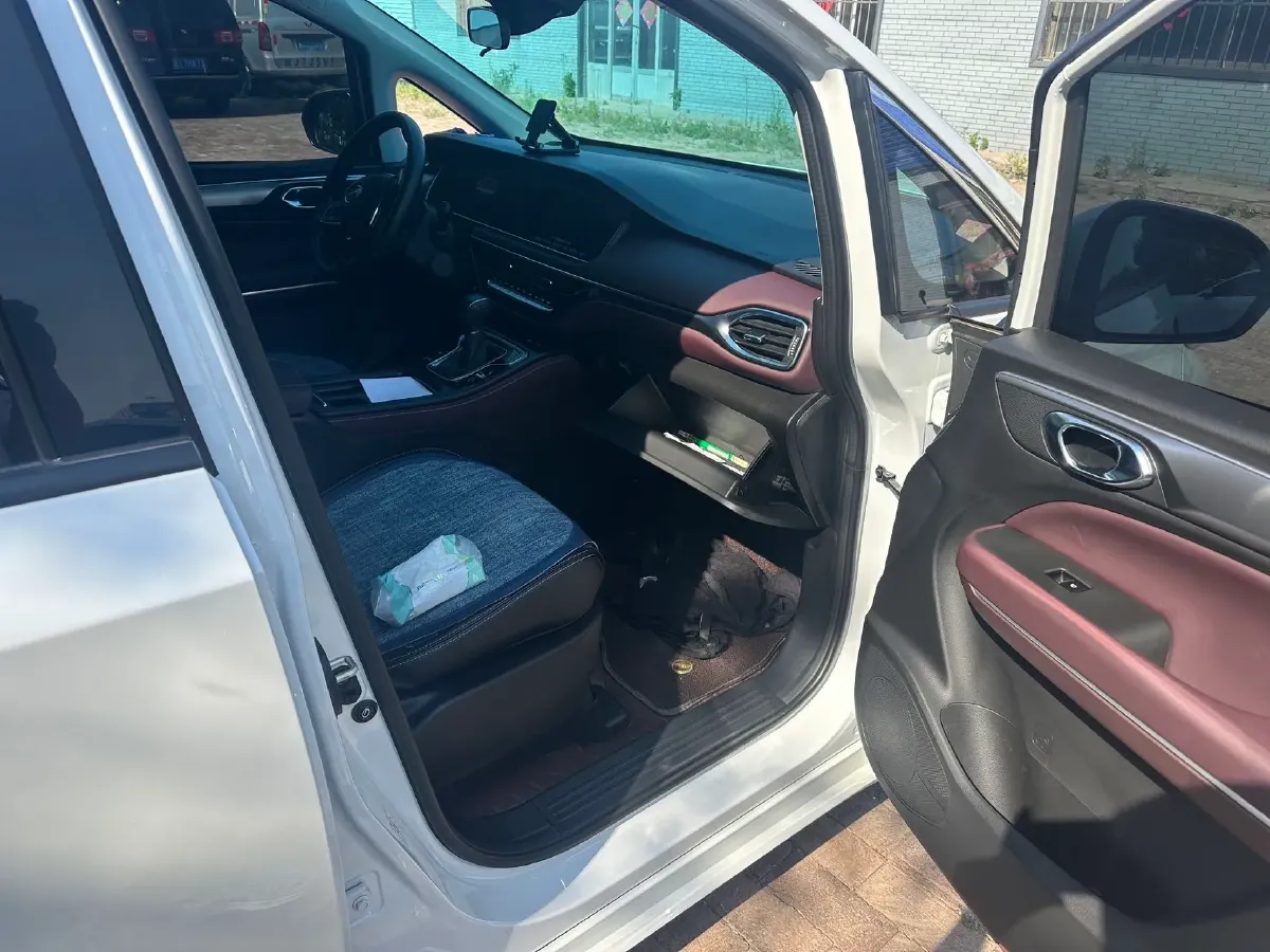 2021 GAC Trumpchi M6 1.5T 169HP L4 6AT,autocango,china used car exporter,china ev exporter,chinese used car exporter,chinese used ev exporter