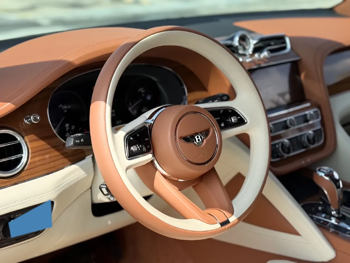 2022 Bentley Bentayga 4.0T 550HP V8 8AT,autocango,china used car exporter,china ev exporter,chinese used car exporter,chinese used ev exporter