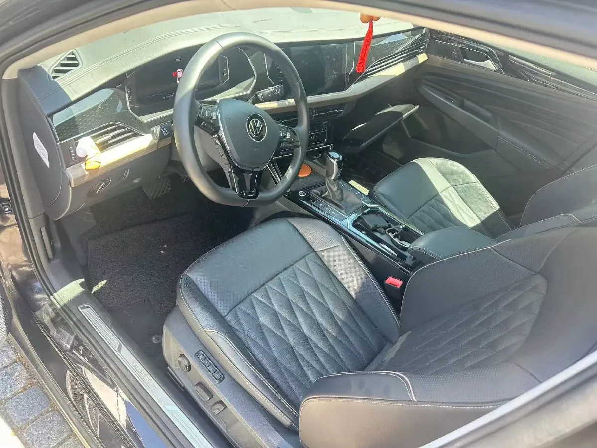 2020 Volkswagen Passat 2.0T 186HP L4 7DCT,autocango,china used car exporter,china ev exporter,chinese used car exporter,chinese used ev exporter