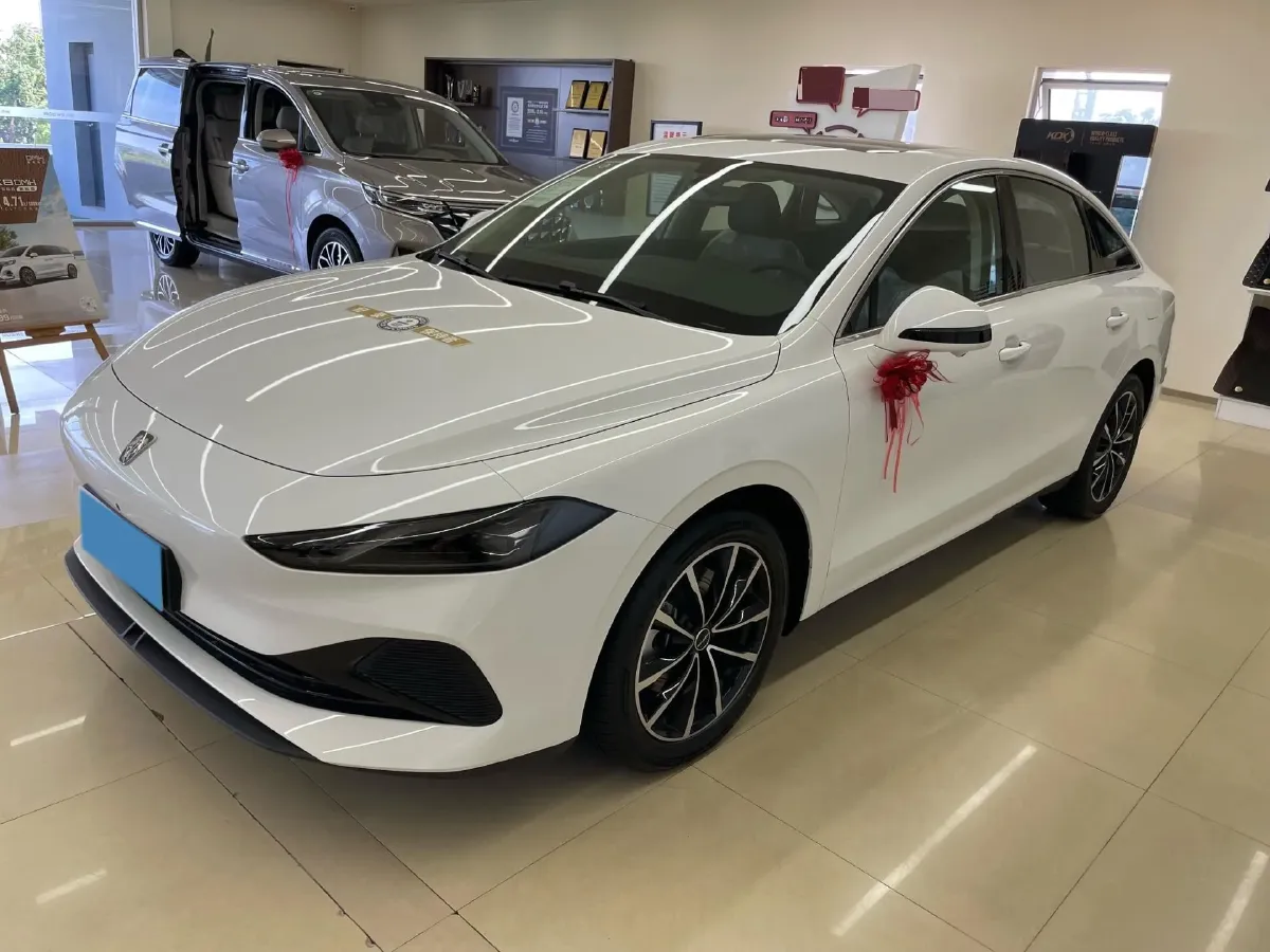2025 Roewe D7 1.5L 112HP L4 1DHT PHEV 19.7KWH,autocango,china used car exporter,china ev exporter,chinese used car exporter,chinese used ev exporter