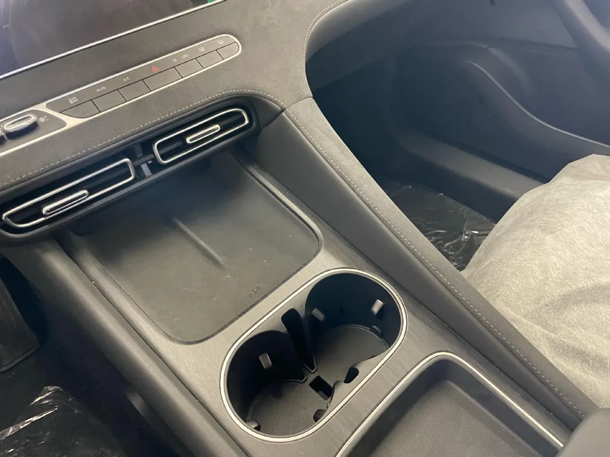 2025 Roewe D7 1.5L 112HP L4 1DHT PHEV 19.7KWH,autocango,china used car exporter,china ev exporter,chinese used car exporter,chinese used ev exporter