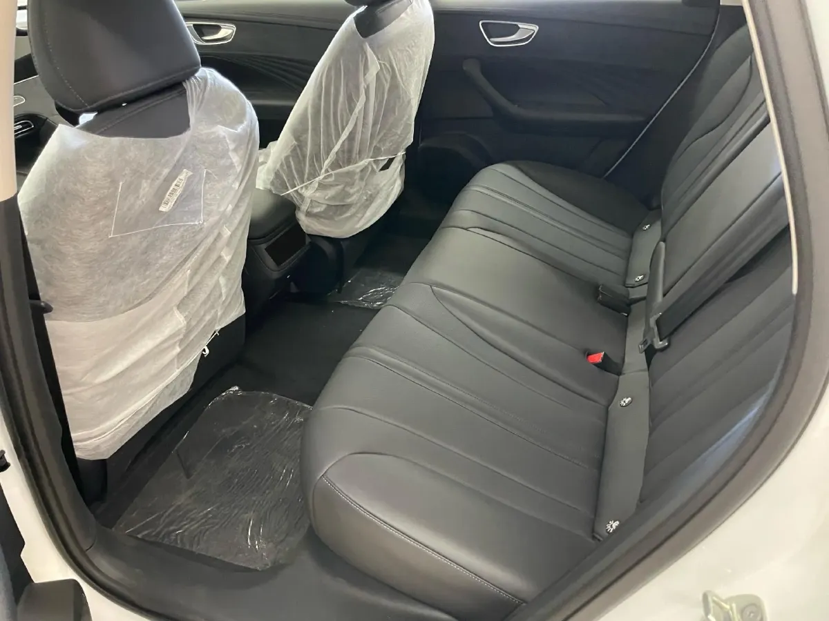 2025 Roewe D7 1.5L 112HP L4 1DHT PHEV 19.7KWH,autocango,china used car exporter,china ev exporter,chinese used car exporter,chinese used ev exporter