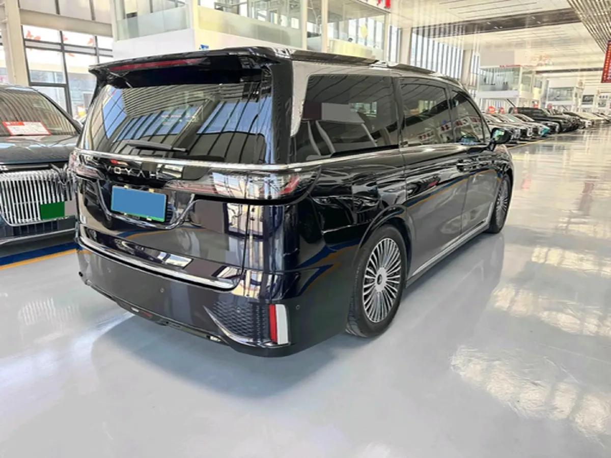 2025 Voyah Dream 1.5T 150HP L4 PHEV 41.7KWH,autocango,china used car exporter,china ev exporter,chinese used car exporter,chinese used ev exporter