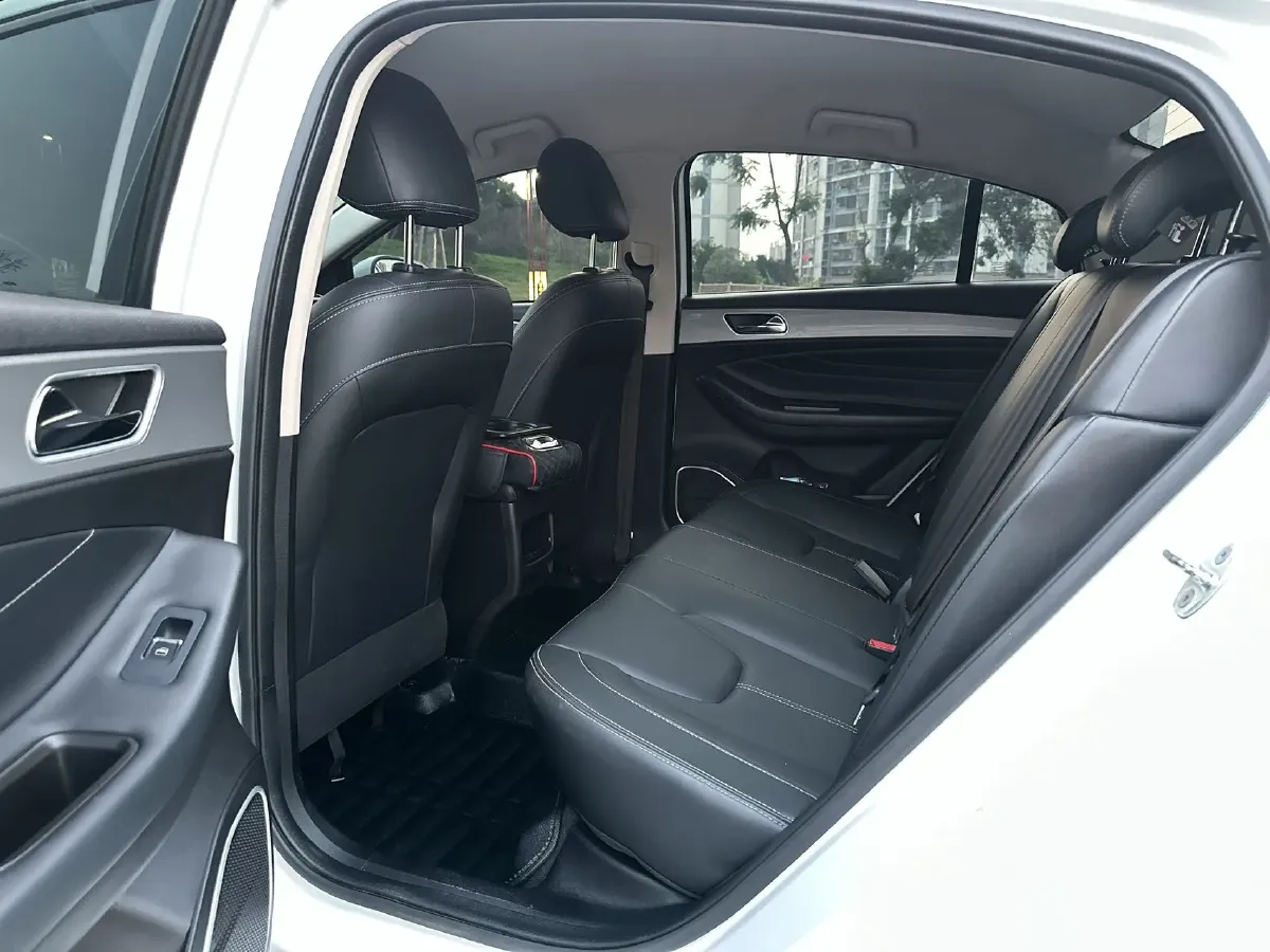 2019 Chery Arrizo 5 1.5L 116HP L4 5MT,autocango,china used car exporter,china ev exporter,chinese used car exporter,chinese used ev exporter
