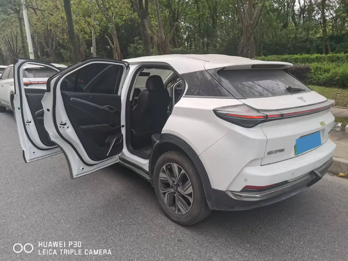 2022 Venucia Grand V 1.5T 190HP L4 7DCT,autocango,china used car exporter,china ev exporter,chinese used car exporter,chinese used ev exporter