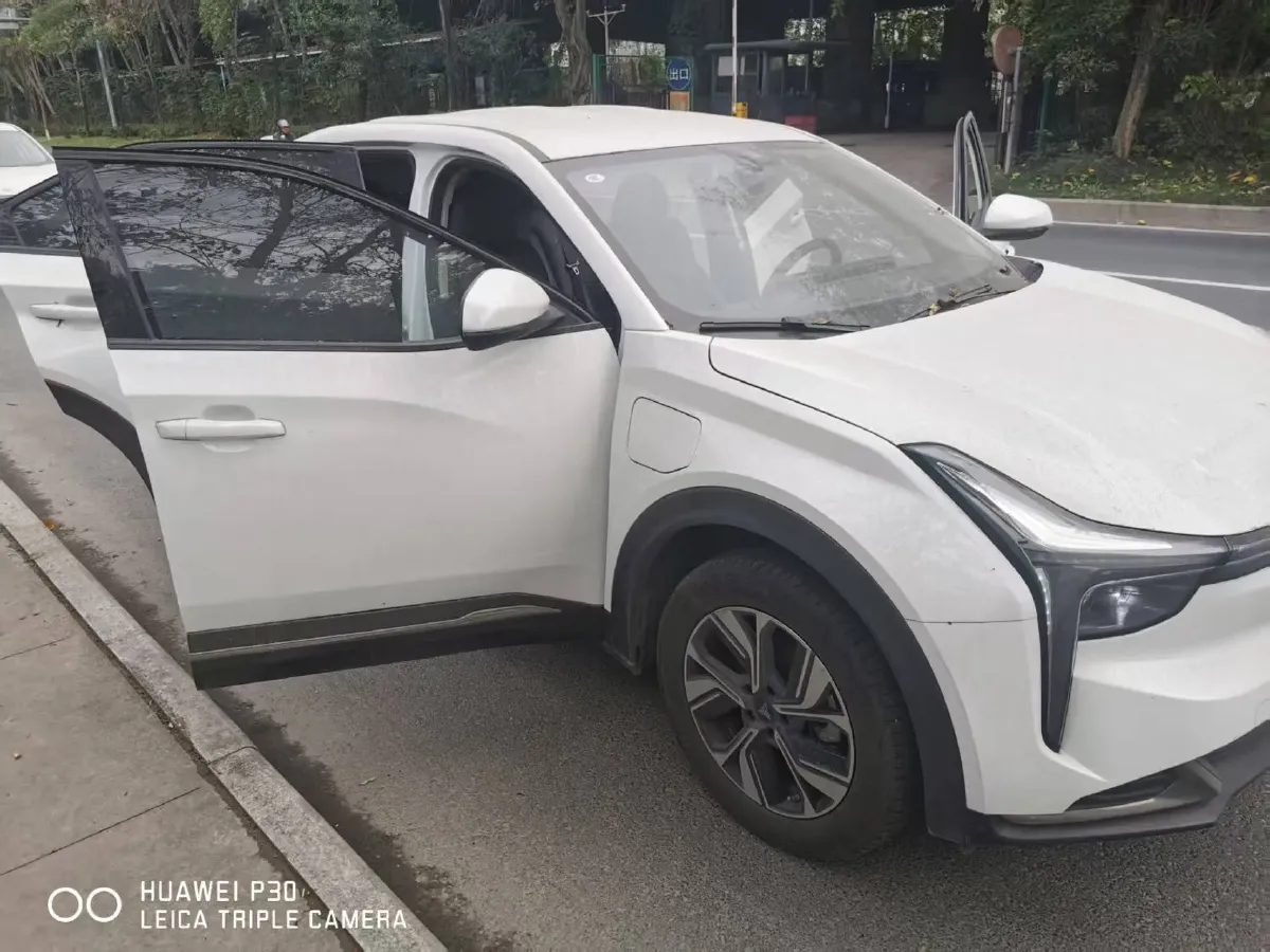 2022 Venucia Grand V 1.5T 190HP L4 7DCT,autocango,china used car exporter,china ev exporter,chinese used car exporter,chinese used ev exporter