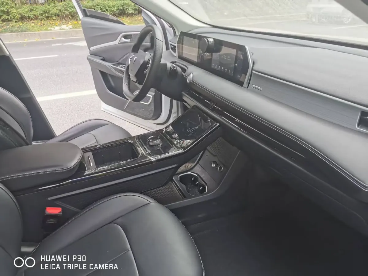 2022 Venucia Grand V 1.5T 190HP L4 7DCT,autocango,china used car exporter,china ev exporter,chinese used car exporter,chinese used ev exporter