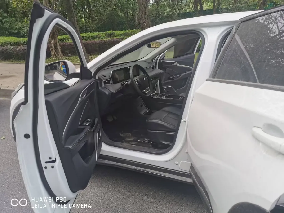 2022 Venucia Grand V 1.5T 190HP L4 7DCT,autocango,china used car exporter,china ev exporter,chinese used car exporter,chinese used ev exporter