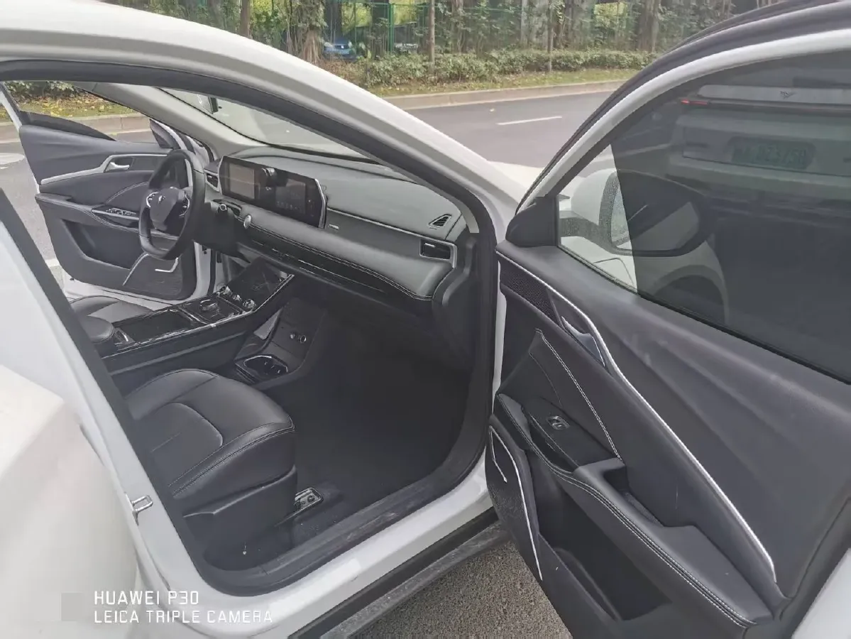 2022 Venucia Grand V 1.5T 190HP L4 7DCT,autocango,china used car exporter,china ev exporter,chinese used car exporter,chinese used ev exporter