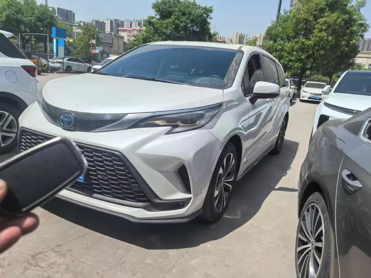 2022 Toyota Granvia 2.5L 192HP L4 E-CVT Hybrid,autocango,china used car exporter,china ev exporter,chinese used car exporter,chinese used ev exporter