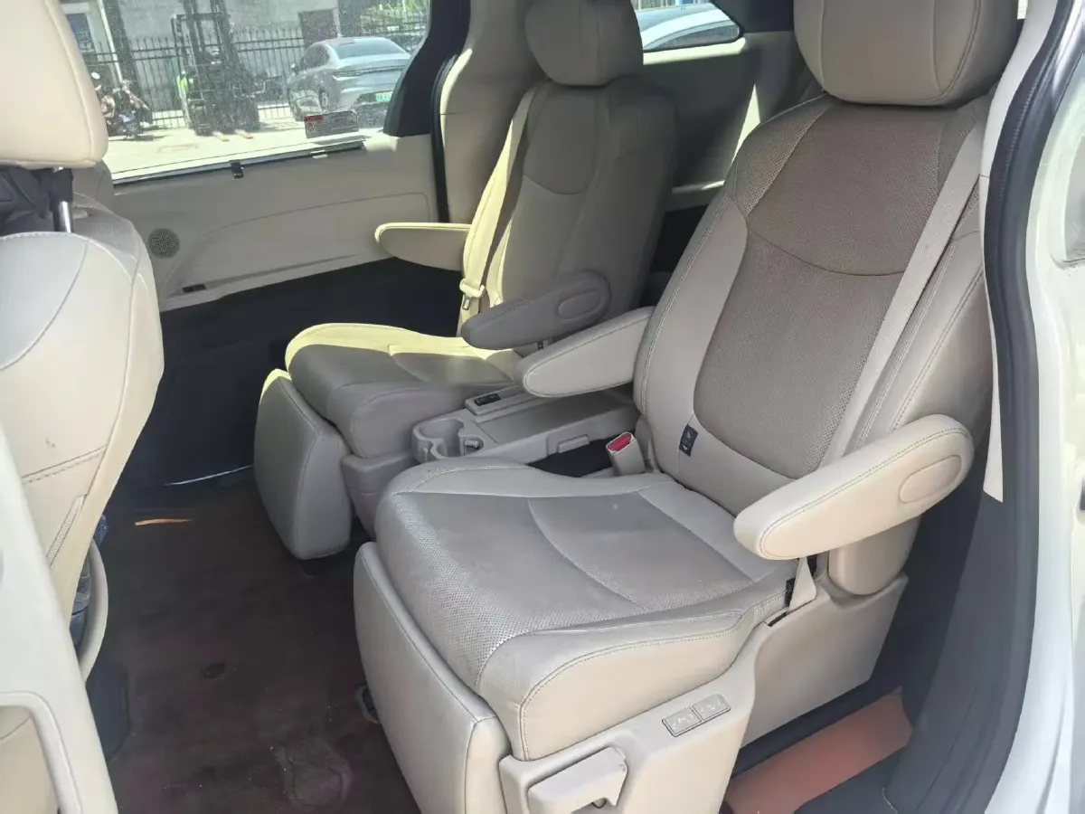 2022 Toyota Granvia 2.5L 192HP L4 E-CVT Hybrid,autocango,china used car exporter,china ev exporter,chinese used car exporter,chinese used ev exporter