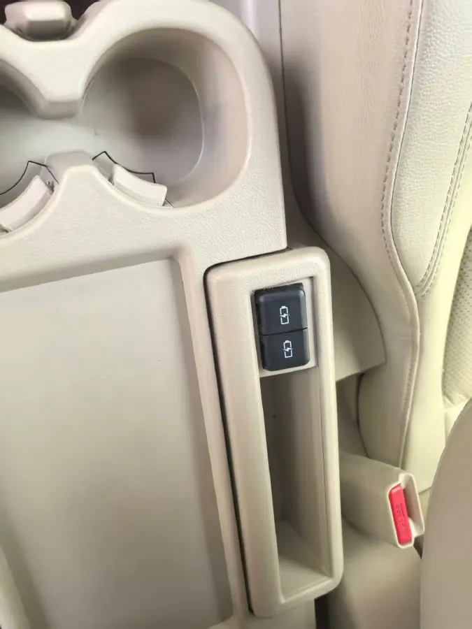 2022 Toyota Granvia 2.5L 192HP L4 E-CVT Hybrid,autocango,china used car exporter,china ev exporter,chinese used car exporter,chinese used ev exporter