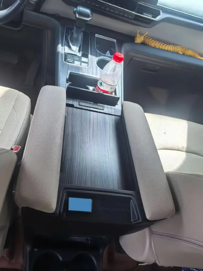 2022 Toyota Granvia 2.5L 192HP L4 E-CVT Hybrid,autocango,china used car exporter,china ev exporter,chinese used car exporter,chinese used ev exporter