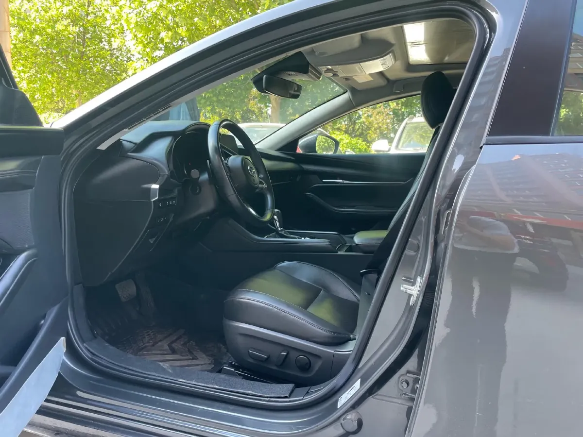 2022 Mazda 3 Axela 2.0L 158HP L4 6AT,autocango,china used car exporter,china ev exporter,chinese used car exporter,chinese used ev exporter