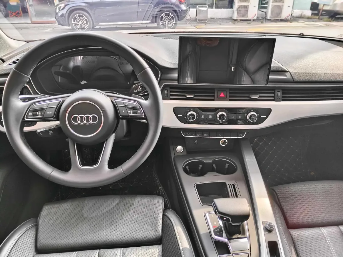 2023 Audi A4L 2.0T 190HP L4 7DCT,autocango,china used car exporter,china ev exporter,chinese used car exporter,chinese used ev exporter