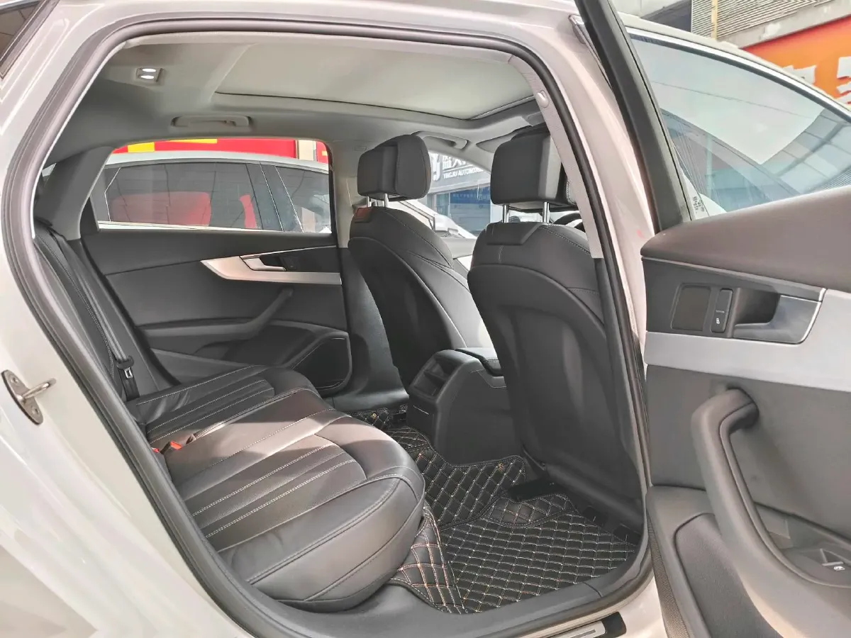 2023 Audi A4L 2.0T 190HP L4 7DCT,autocango,china used car exporter,china ev exporter,chinese used car exporter,chinese used ev exporter