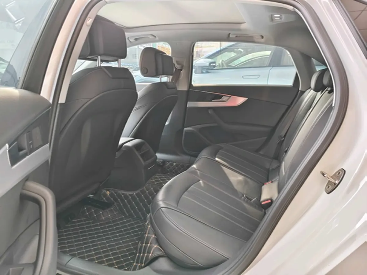 2023 Audi A4L 2.0T 190HP L4 7DCT,autocango,china used car exporter,china ev exporter,chinese used car exporter,chinese used ev exporter