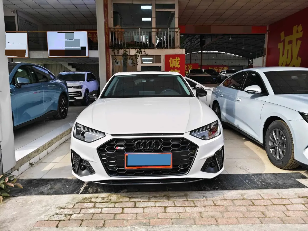 2023 Audi A4L 2.0T 190HP L4 7DCT,autocango,china used car exporter,china ev exporter,chinese used car exporter,chinese used ev exporter