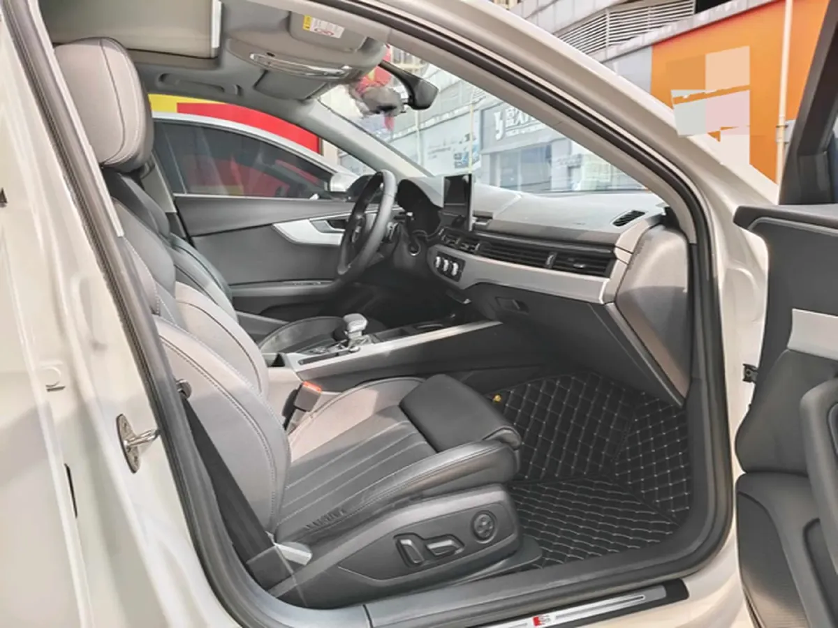 2023 Audi A4L 2.0T 190HP L4 7DCT,autocango,china used car exporter,china ev exporter,chinese used car exporter,chinese used ev exporter