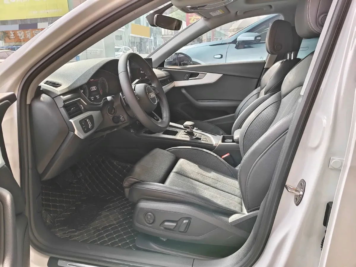2023 Audi A4L 2.0T 190HP L4 7DCT,autocango,china used car exporter,china ev exporter,chinese used car exporter,chinese used ev exporter