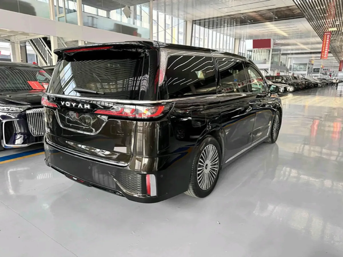 2025 Voyah Dream 1.5T 150HP L4 PHEV 41.7KWH,autocango,china used car exporter,china ev exporter,chinese used car exporter,chinese used ev exporter